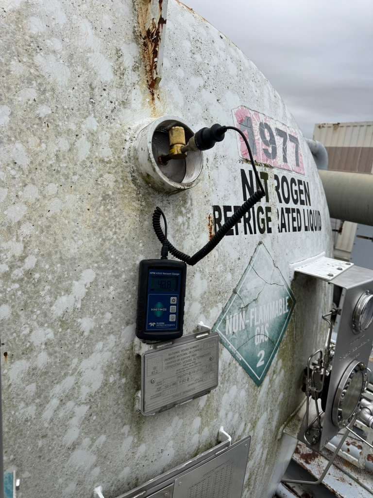 Vacuum gauge reading on a 1977 liquid nitrogen refrigerated tank